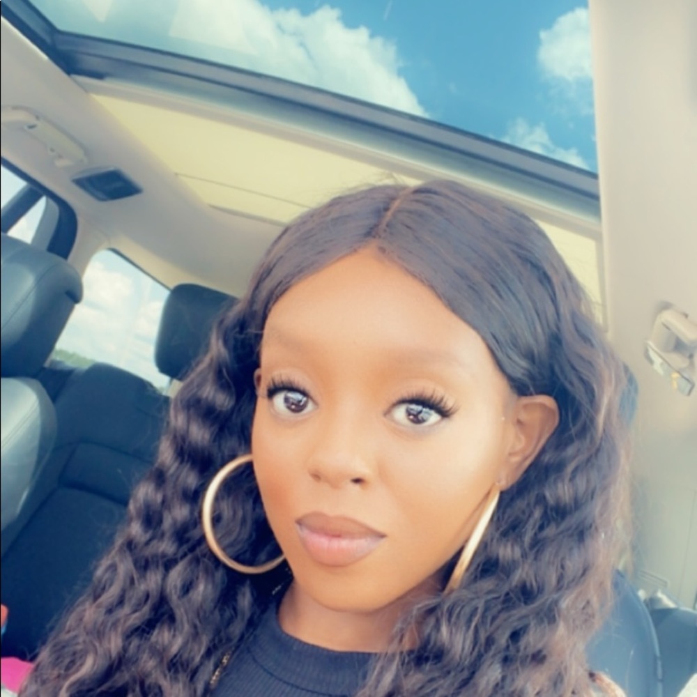 Meet your Posher, Nadra